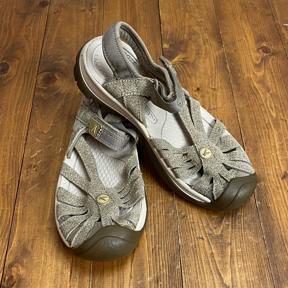 KEEN Women's Rose Closed Toe Ankle Strap Sandals size 6.5 gray